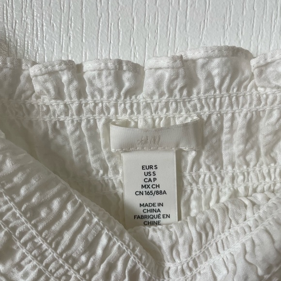 White puff sleeve dress! - Picture 3 of 4